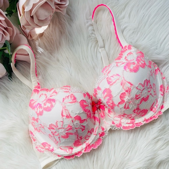 Victoria’s Secret Body By Victoria Floral Lace Bra - Picture 3 of 7